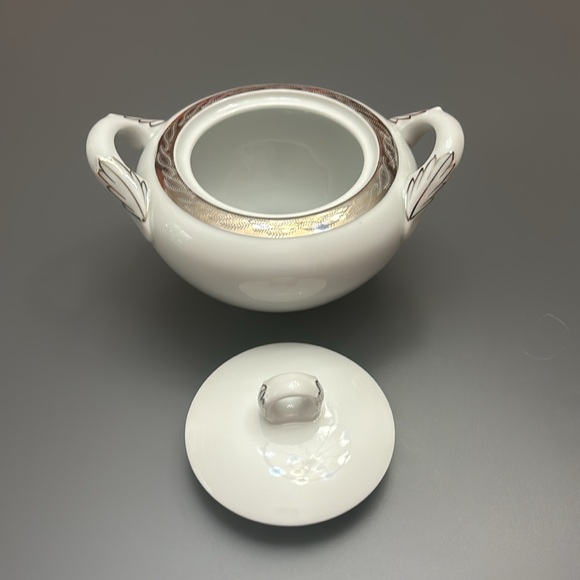 Vintage Sugar Bowl with Lid Fukagawa Arita Japan MCM Porcelain White and Silver - Picture 2 of 8